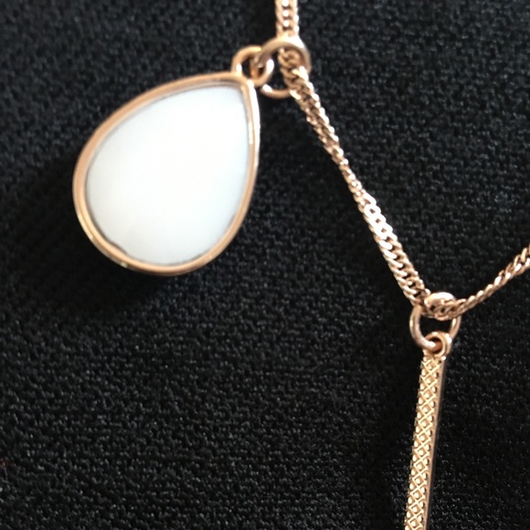 Reitmans Pendant Cluster Necklace - Picture 5 of 7